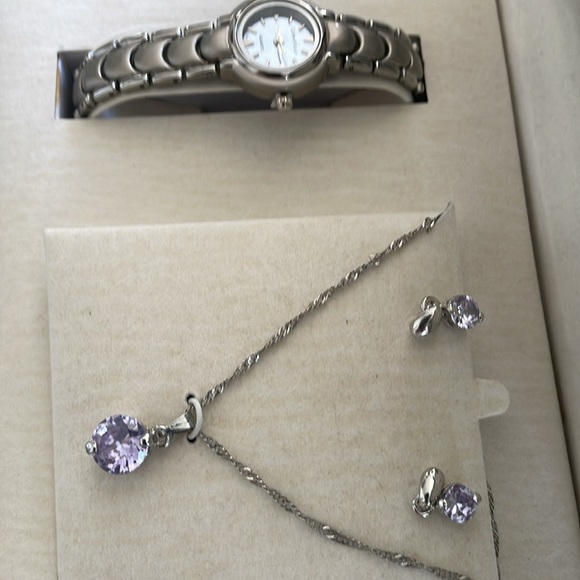 Cote D’ Azur Silver Quartz  Watch and a Set of Necklace - Picture 3 of 3